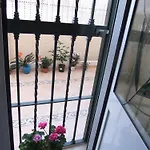 Cozy And Charming House In Sevilla